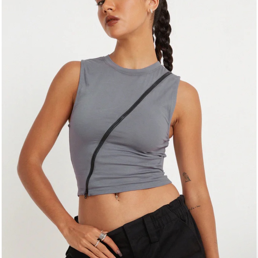 Nwt Motel Rocks Mozi Top With Zipper Detail In Gray, Size Medium.